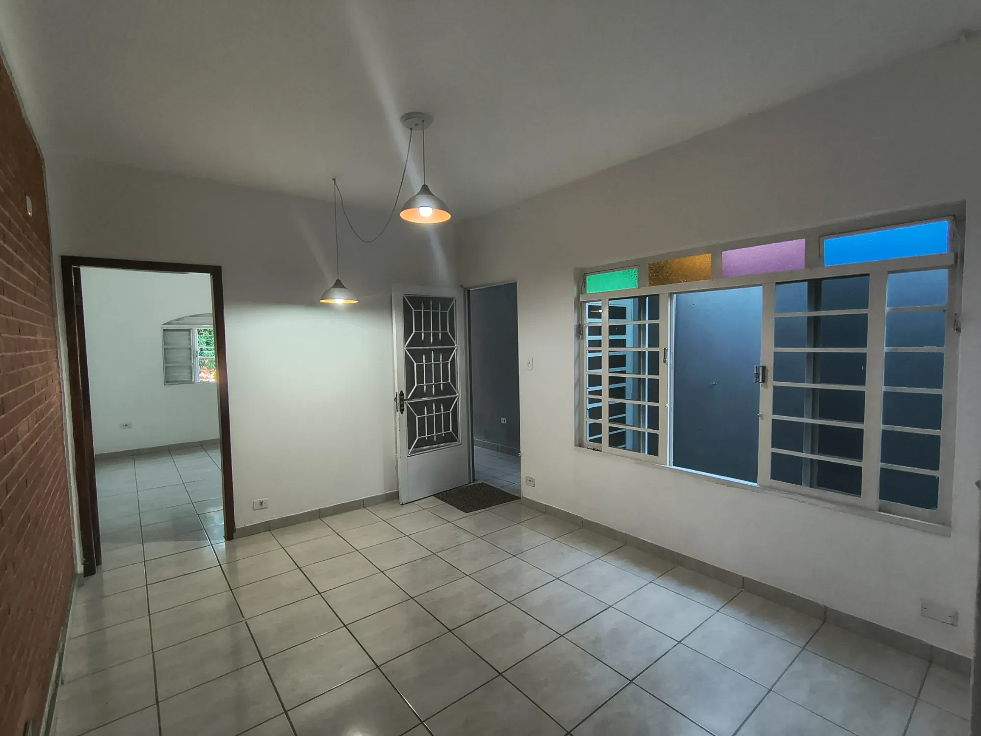 Imagem Casa com 2 Quartos para Alugar, 69 m² em Parque Santo Antônio - Jacareí
