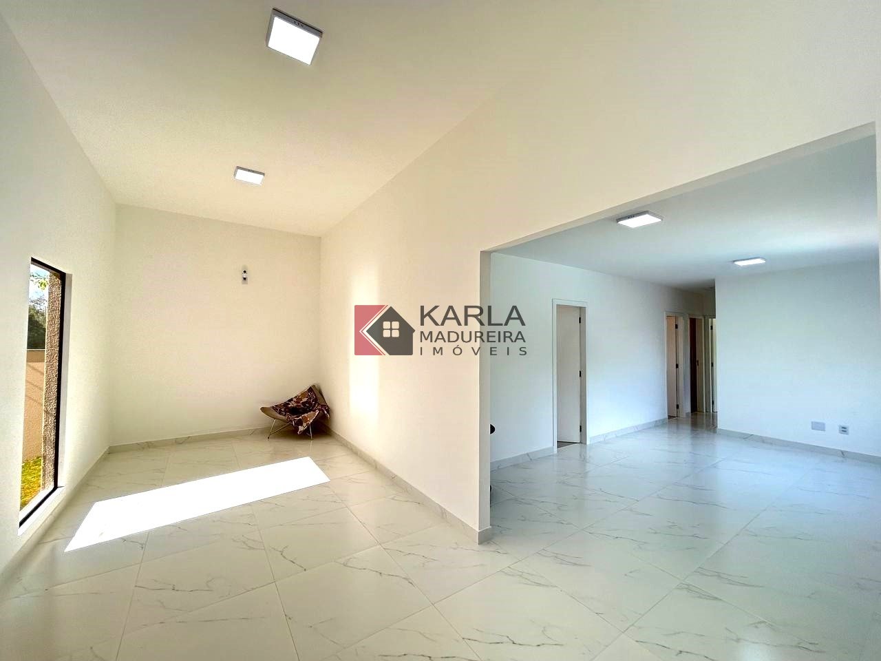 Imagem Casa de Condomínio com 4 Quartos à Venda, 183 m²em Estância das Petúnias - Lagoa Santa