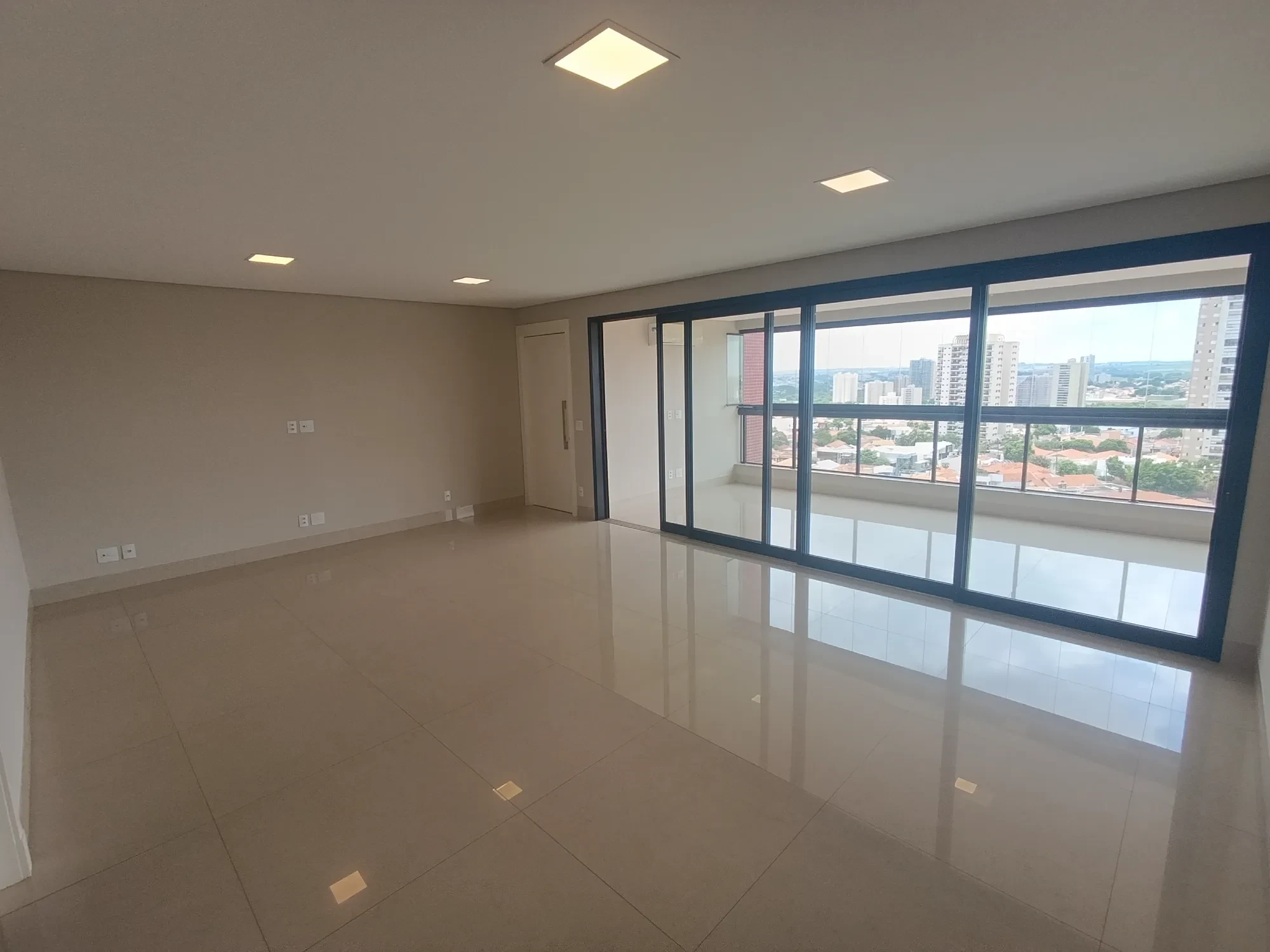 Imagem Apartamento com 3 Quartos para Alugar, 204 m² em Centro - Araçatuba