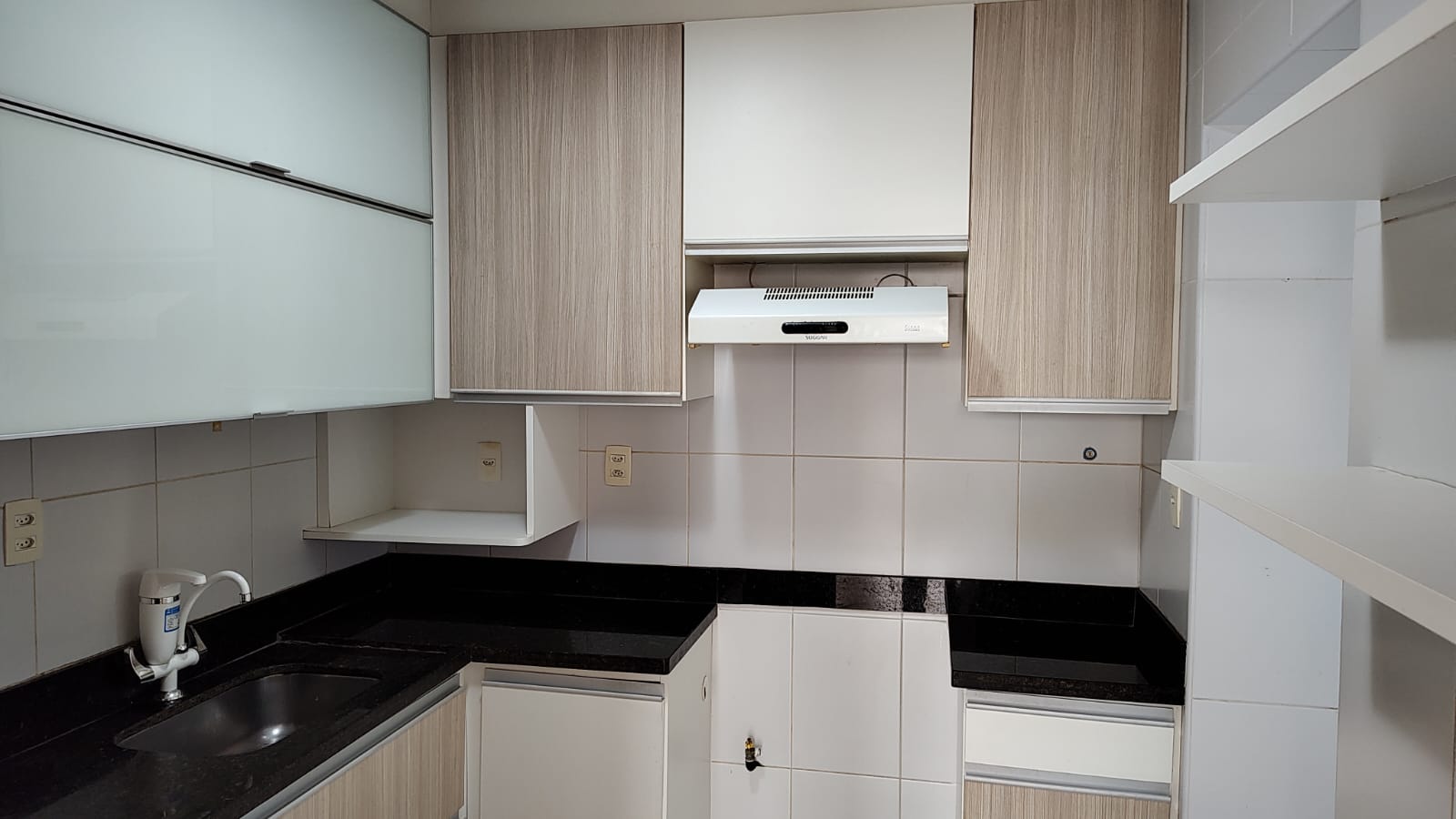 Imagem Apartamento com 2 Quartos à Venda, 88 m²em Candeal - Salvador