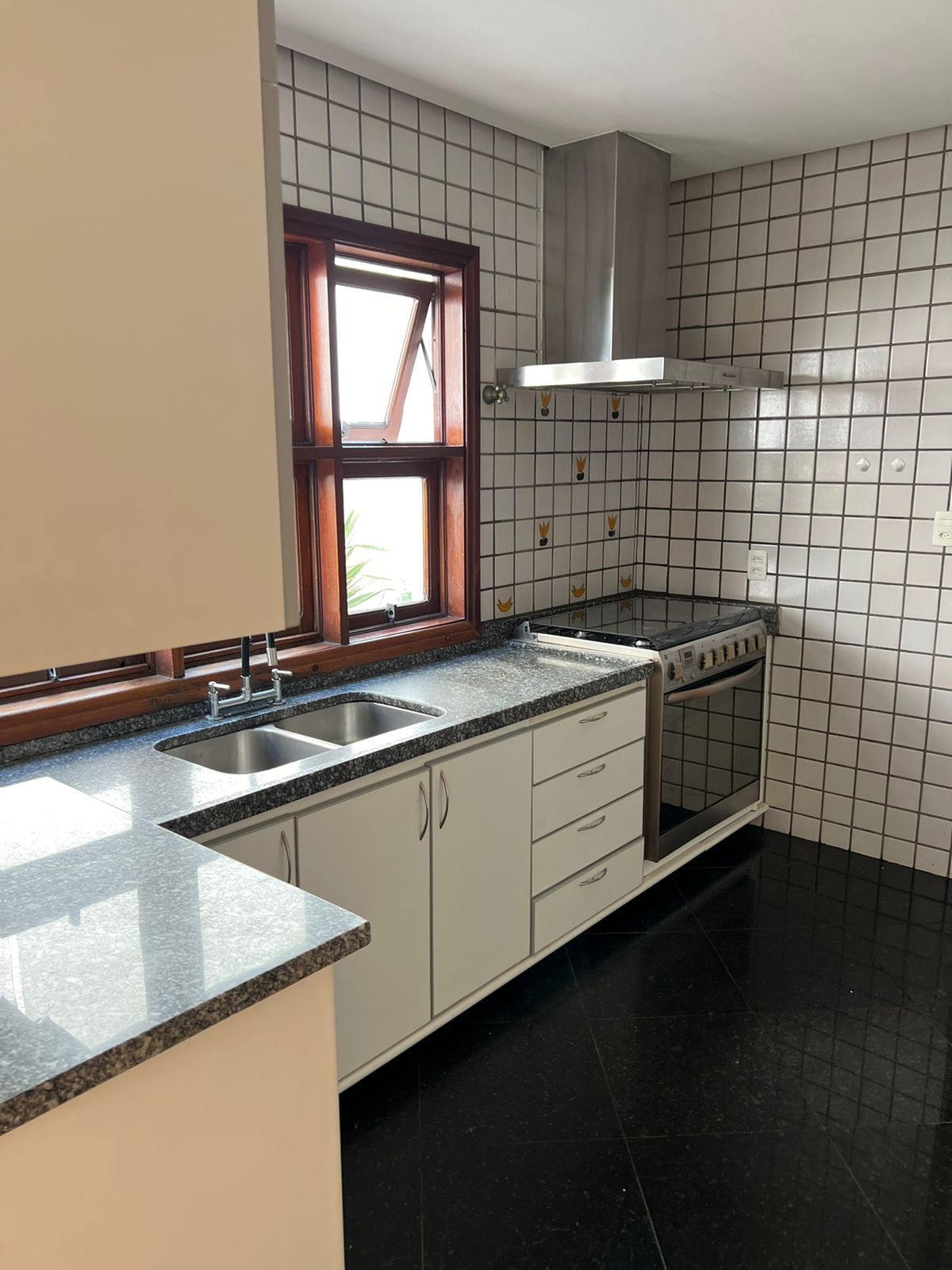 Imagem Casa de Condomínio com 4 Quartos à Venda ou Locação, 370 m²em Alphaville - Santana de Parnaíba