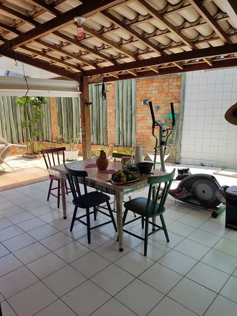 Imagem Casa de Condomínio com 4 Quartos à Venda, 284 m²em Buraquinho - Lauro de Freitas