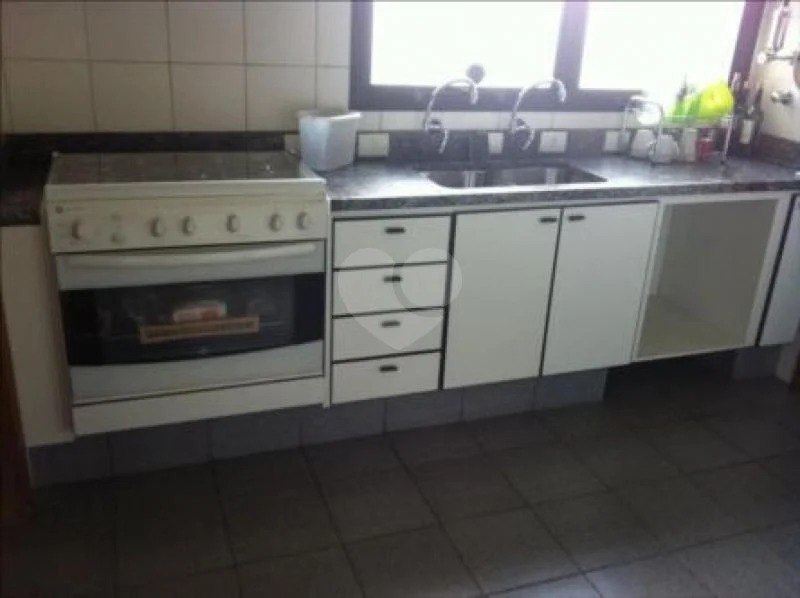 Imagem Apartamento com 3 Quartos à Venda, 213 m²em Vila Suzana - São Paulo