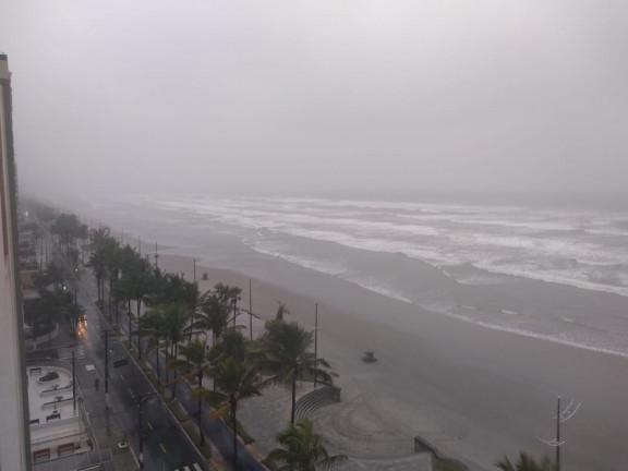 Imagem Apartamento com 2 Quartos à Venda, 70 m² em Caiçara - Praia Grande