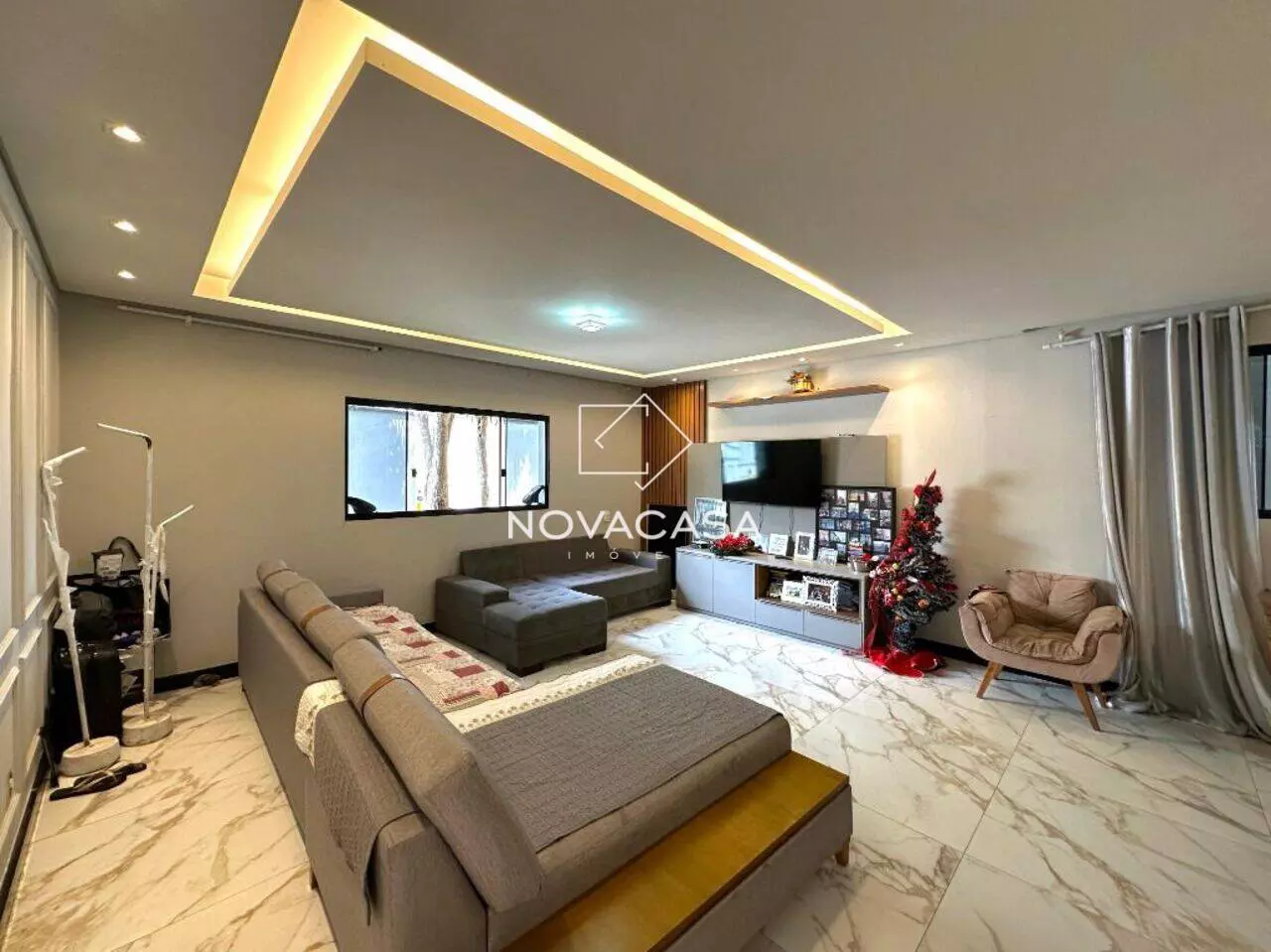 Foto do imóvel: Casa com 5 Quartos à Venda, 250 m² em Rio Branco - Belo Horizonte