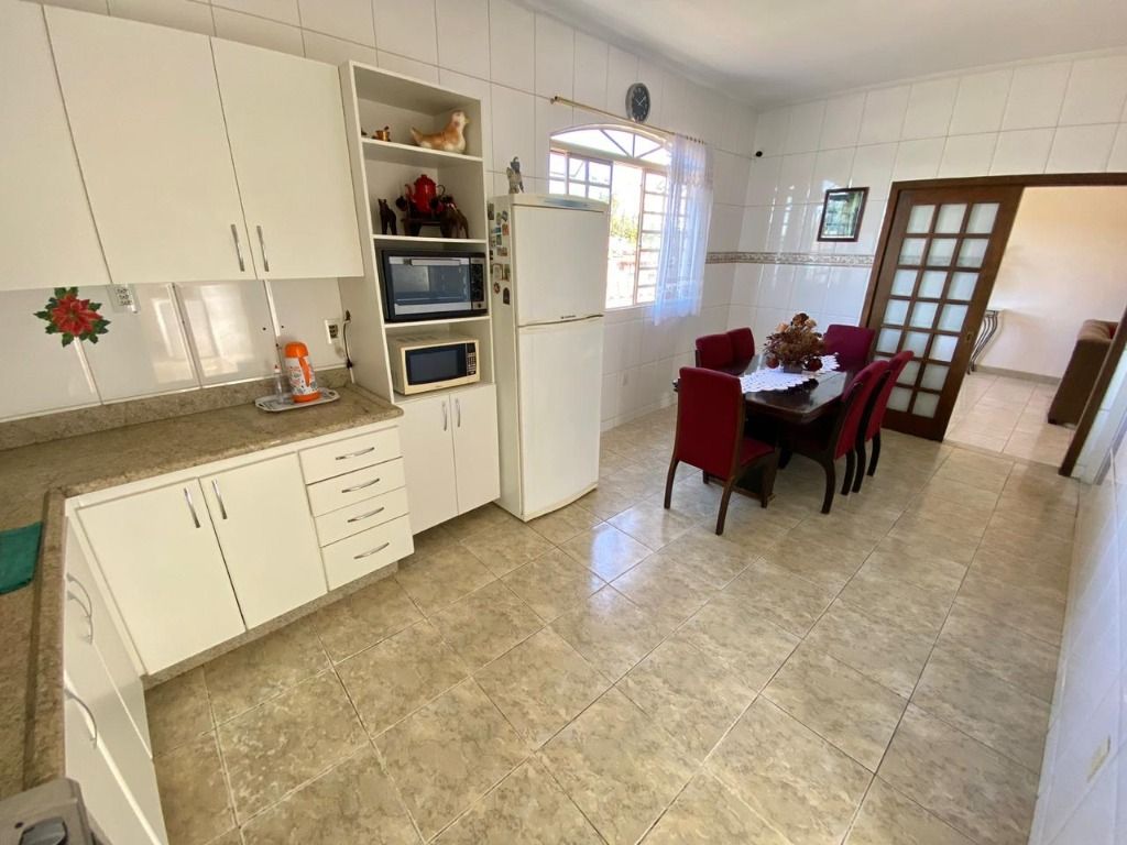 Imagem Casa com 3 Quartos à Venda, 250 m² em Santa Mônica - Belo Horizonte