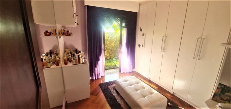 Imagem Casa com 3 Quartos à Venda, 223 m² em Novo Mundo - Curitiba