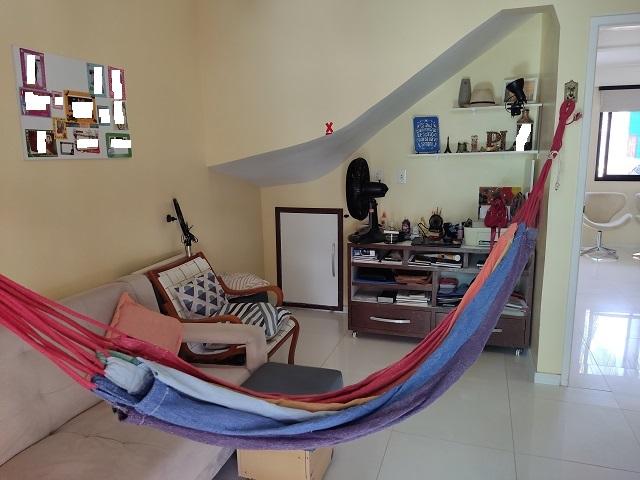 Imagem Casa de Condomínio com 4 Quartos à Venda, 284 m²em Buraquinho - Lauro de Freitas