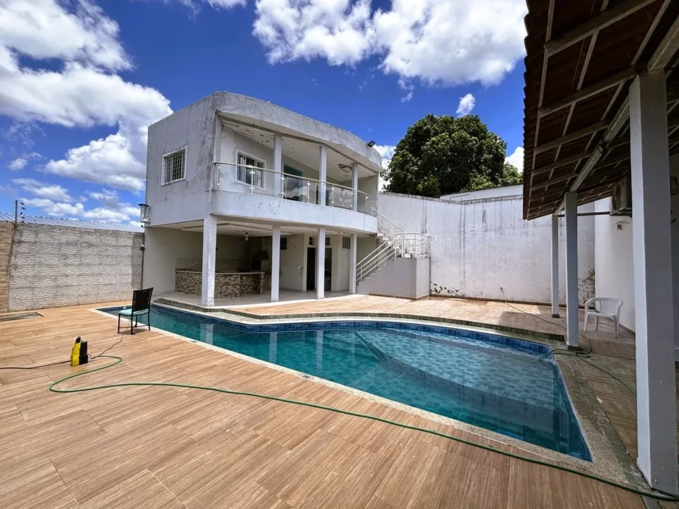 Foto do imóvel: Casa com 5 Quartos à Venda, 303 metros em Planalto - Manaus