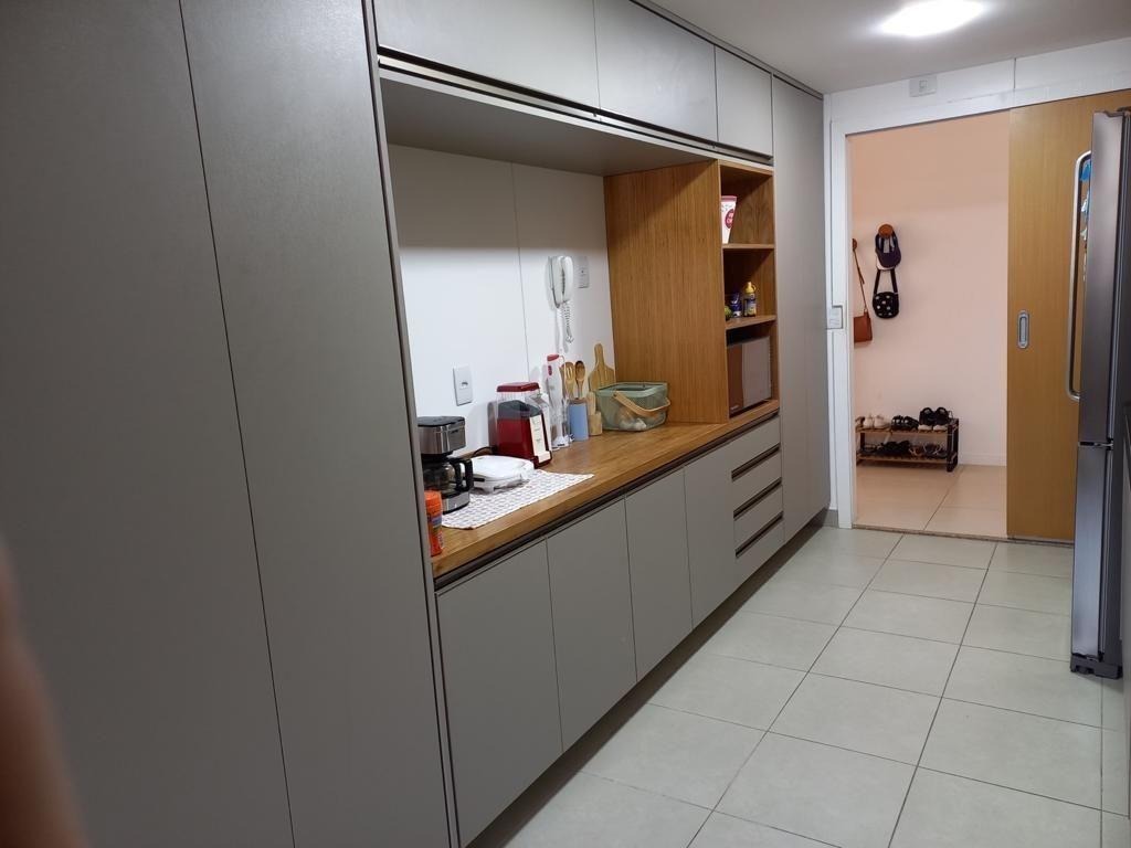 Imagem Apartamento com 4 Quartos à Venda, 128 m²em Camboinhas - Niterói