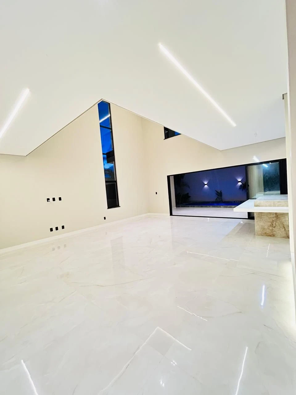 Foto do imóvel: Casa de Condomínio com 5 Quartos à Venda, 400 m² em Coaçu - Fortaleza