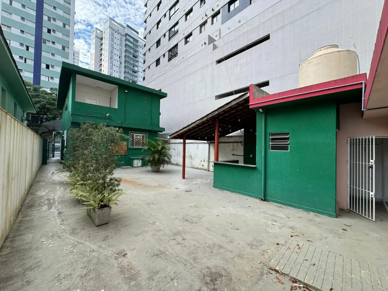 Imagem Ponto Comercial à Venda ou Locação, 324 m² em Aparecida - Santos