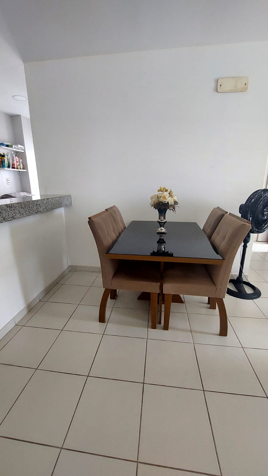 Imagem Apartamento com 3 Quartos para Alugar, 77 m²em Aleixo - Manaus