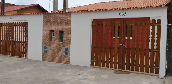 Imagem Casa com 2 Quartos à Venda, 70 m² em Itanhaém