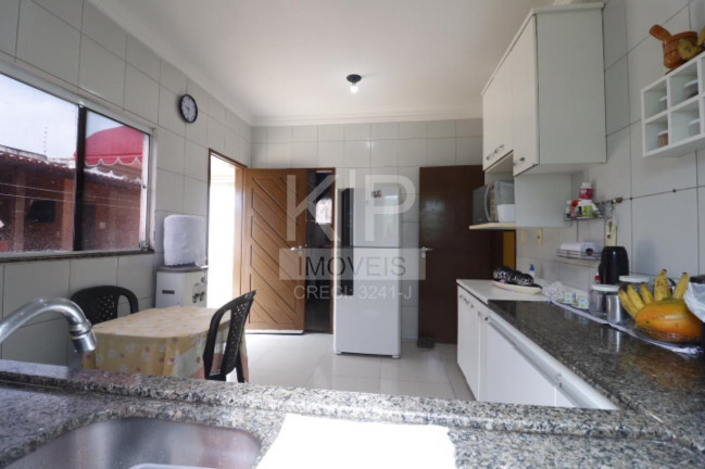 Imagem Casa com 4 Quartos à Venda, 191 m² em Pajuçara - Natal