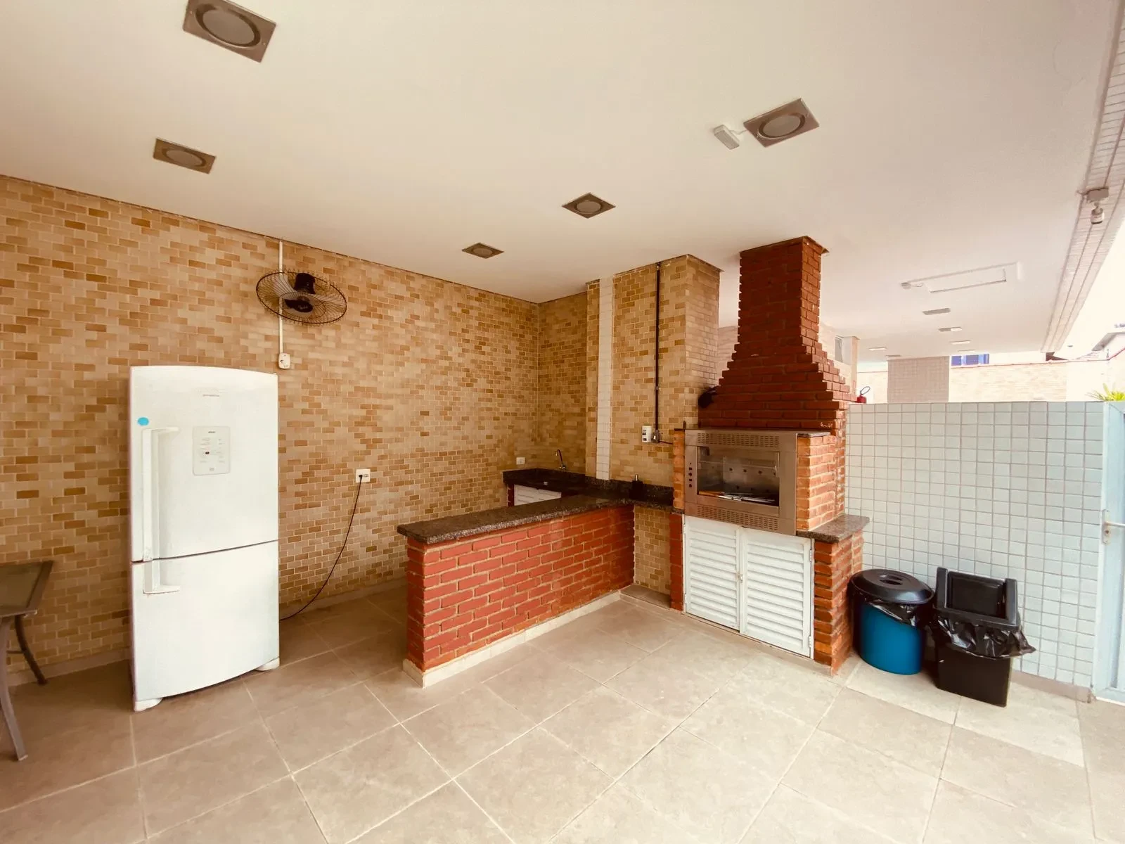 Imagem Apartamento com 2 Quartos à Venda, 63 metros em Estuário - Santos