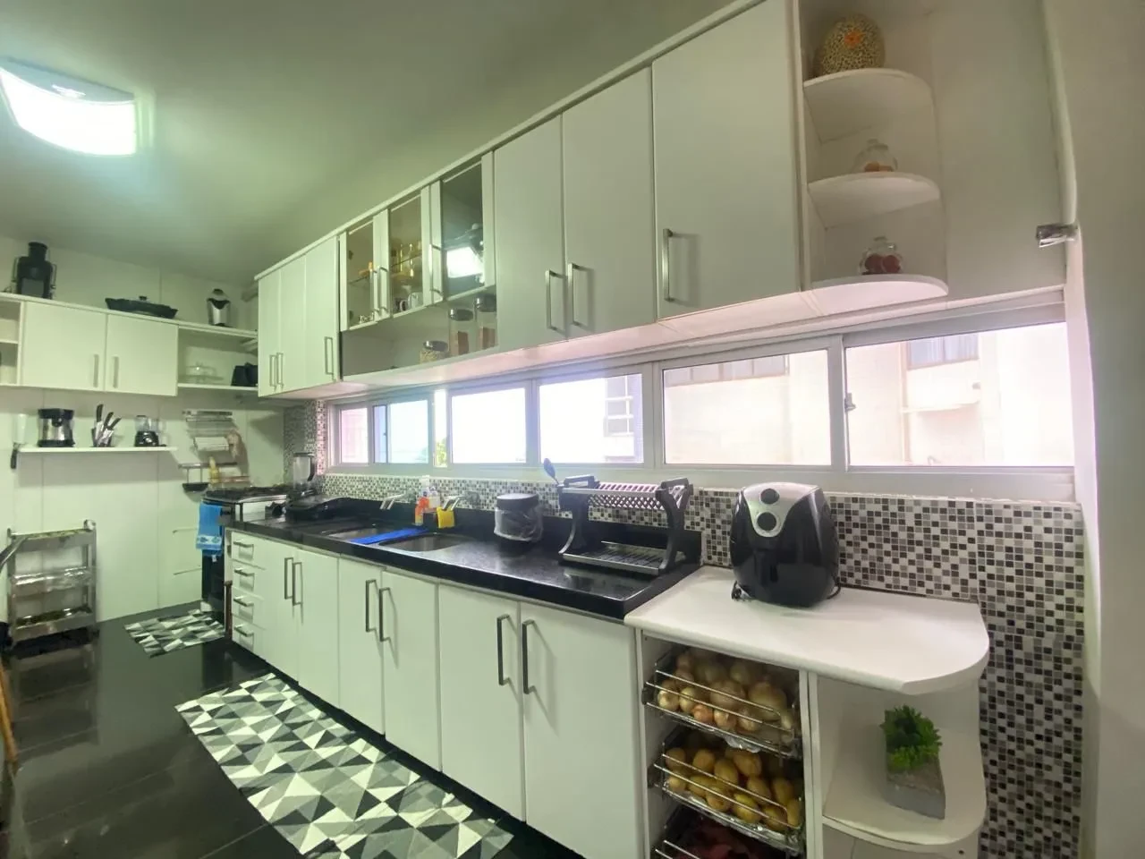 Imagem Apartamento com 4 Quartos à Venda, 200 metro em Candeias - Jaboatão dos Guararapes
