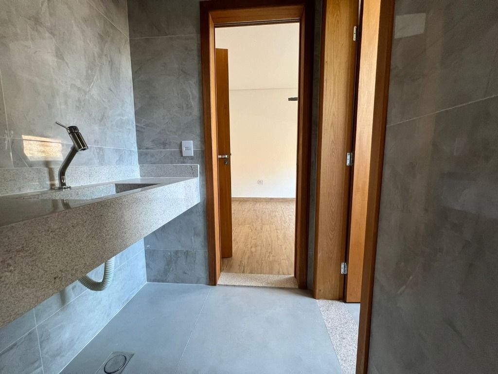 Imagem Casa de Condomínio com 4 Quartos à Venda, 200 m² em  - 