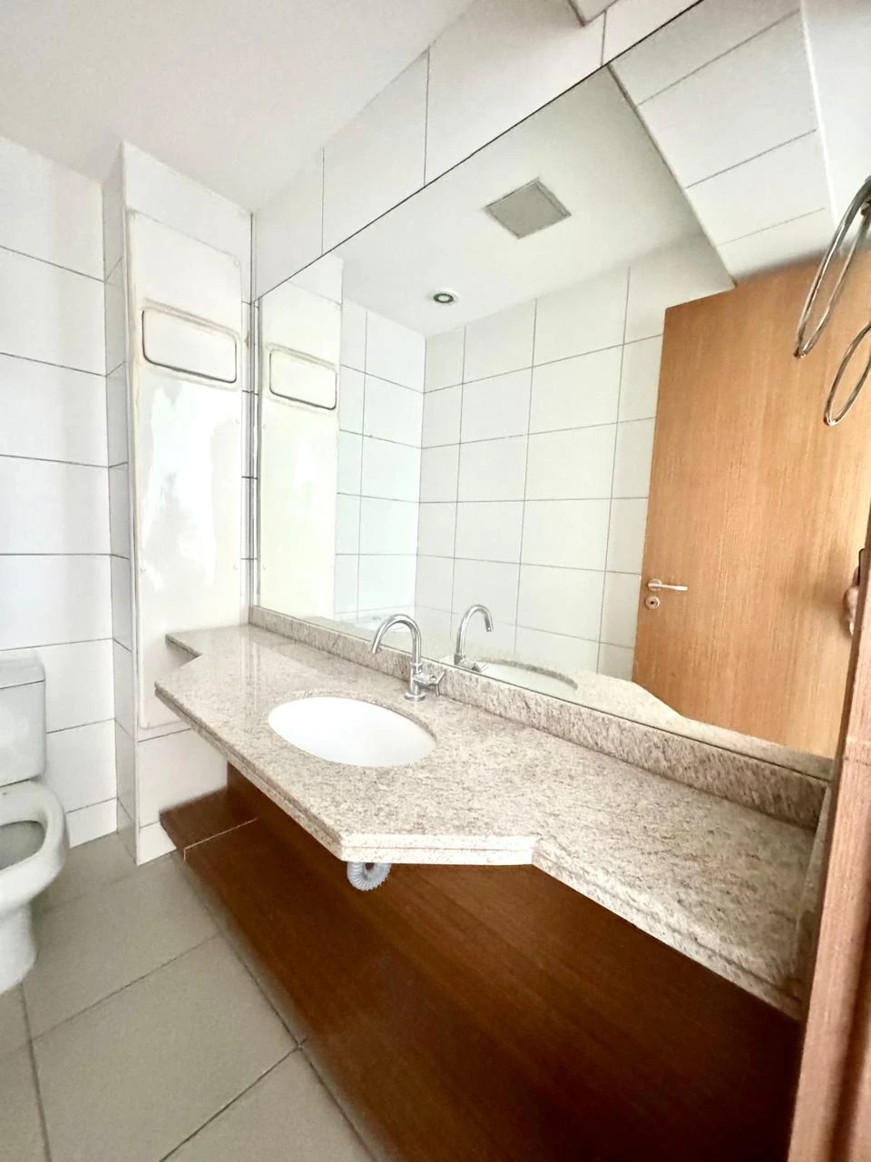 Imagem Apartamento com 5 Quartos para Alugar, 207 m² em Monteiro - Recife