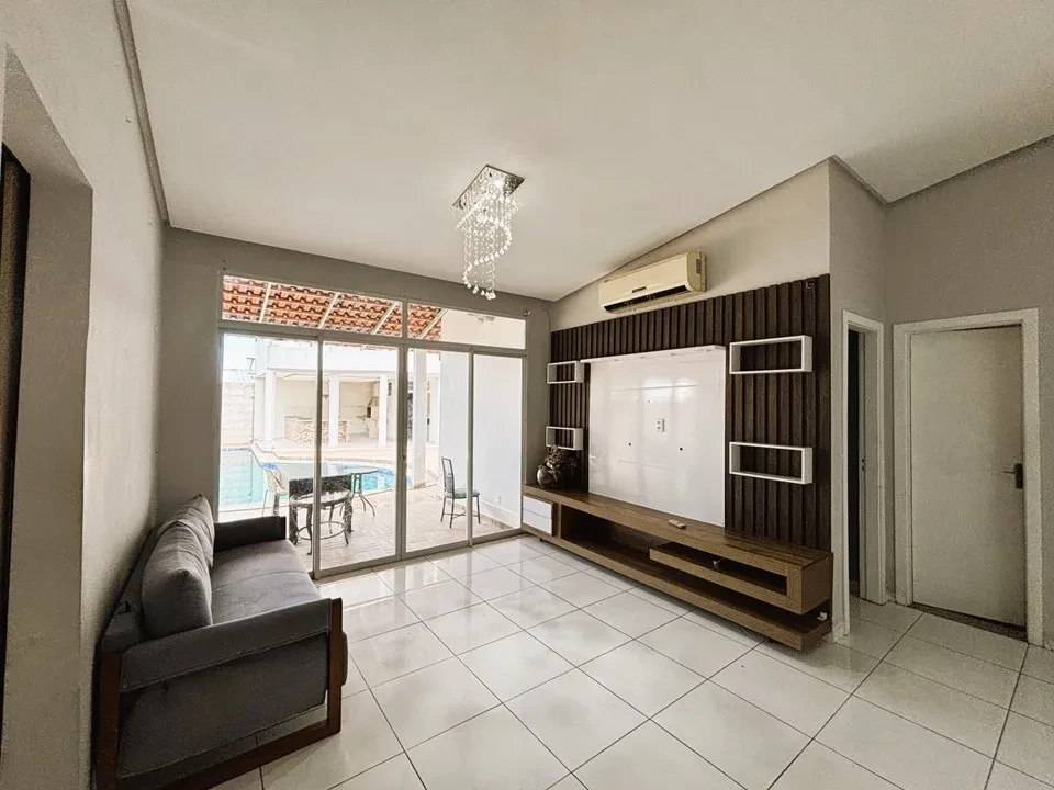 Foto do imóvel: Casa com 5 Quartos à Venda, 303 metros em Planalto - Manaus