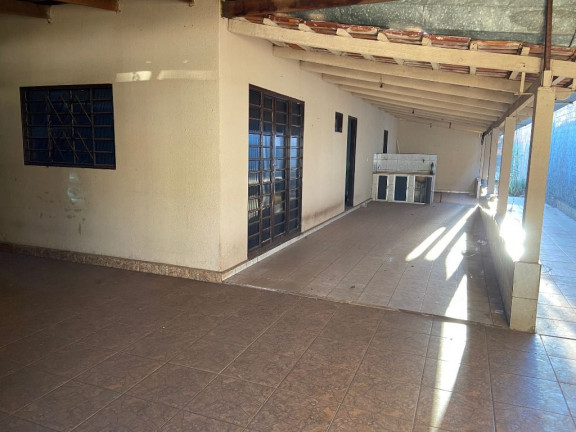 Imagem Casa com 3 Quartos à Venda, 242 m² em Setor Cândida de Morais - Goiânia