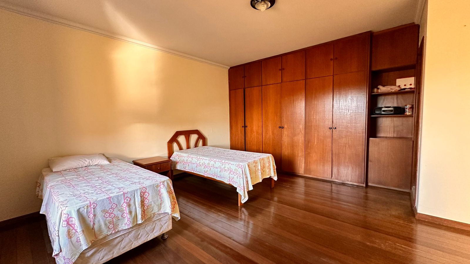 Imagem Sobrado com 5 Quartos à Venda ou Temporada, 587 m²em Taguatinga Norte (Taguatinga) - Brasília