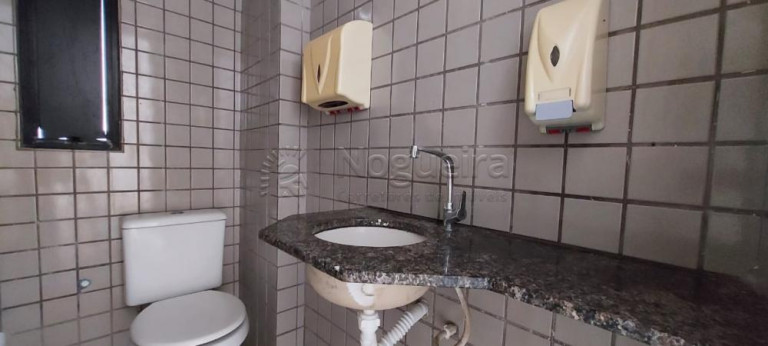 Sala Comercial à Venda, 29 m² em Pina - Recife