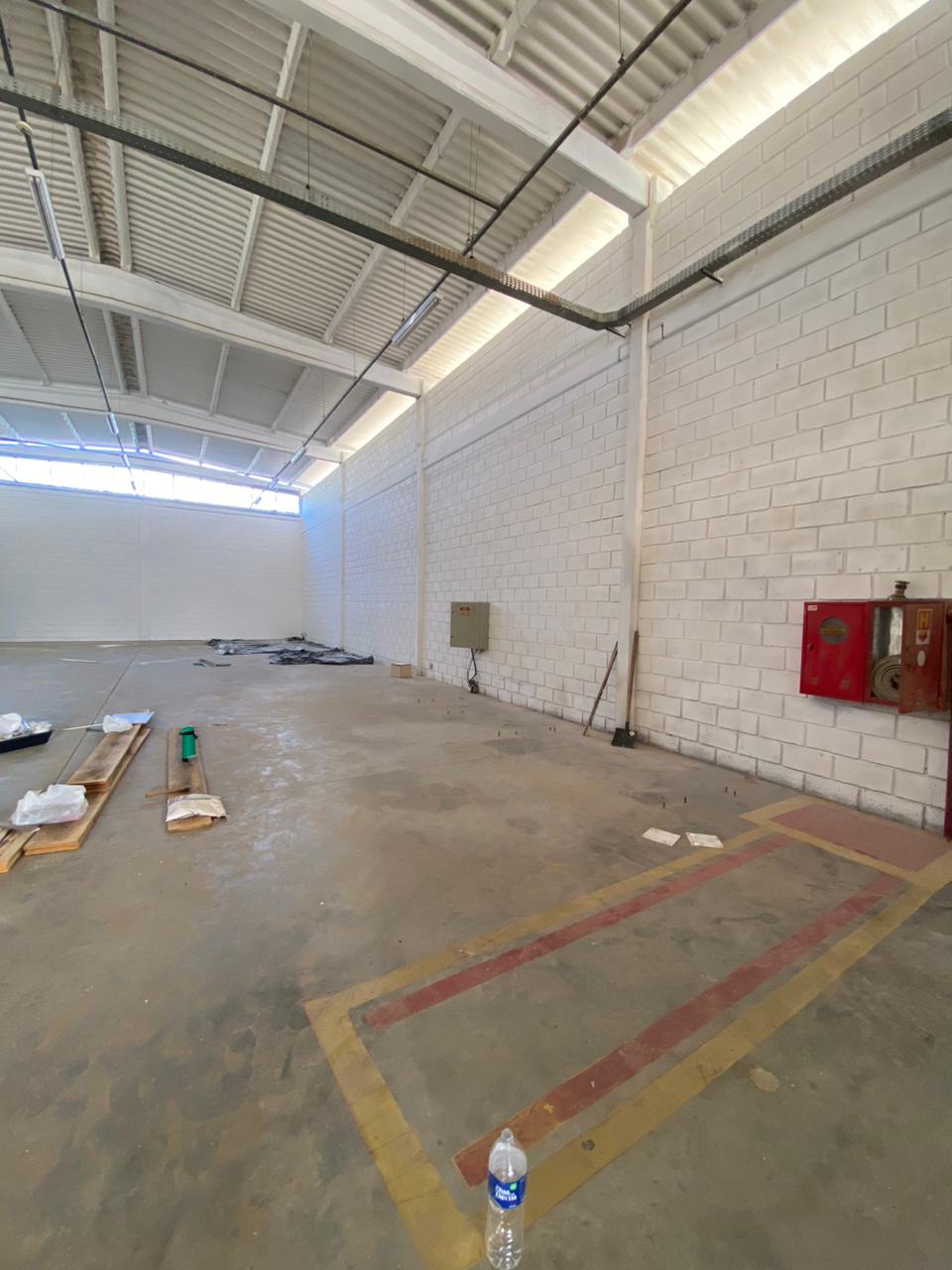 Imóvel Comercial para Alugar, 600 m²em Itinga - Lauro de Freitas