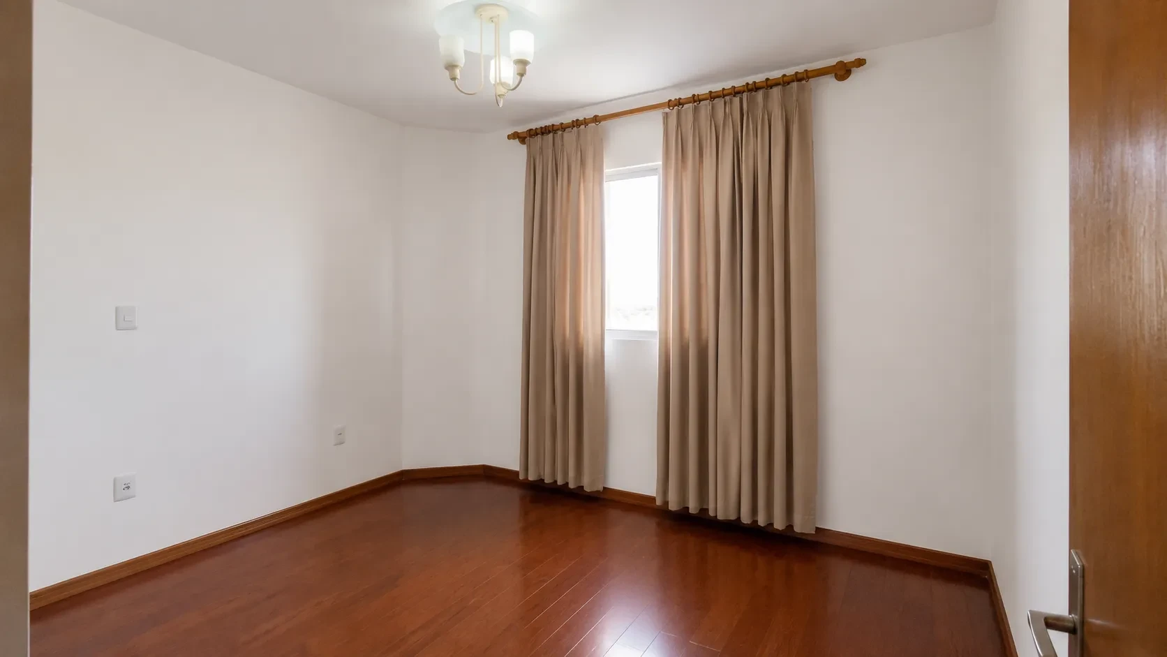 Imagem Apartamento com 2 Quartos à Venda, 77 m² em Balneário - Florianópolis