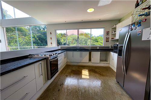 Imagem Casa de Condomínio com 3 Quartos à Venda, 293 m²em Centro - Jambeiro