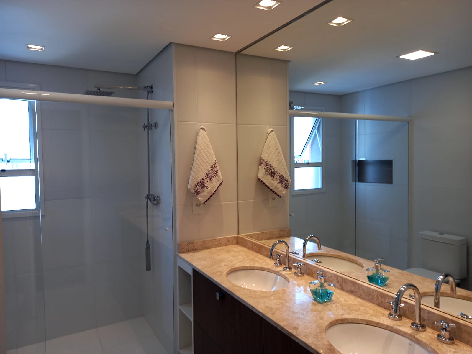 Imagem Apartamento com 4 Quartos à Venda, 238 m²em Vila Suzana - São Paulo