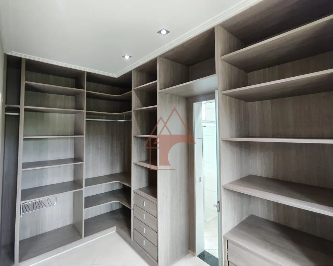 Imagem Sobrado com 3 Quartos à Venda, 247 m² em Parque São Luis - Cubatão