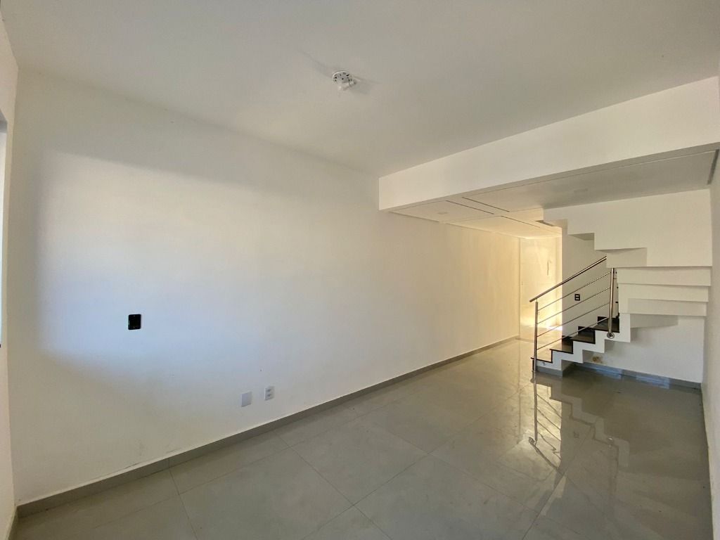 Imagem Casa com 2 Quartos à Venda, 68 m² em Lagoinha Leblon (Venda Nova) - Belo Horizonte