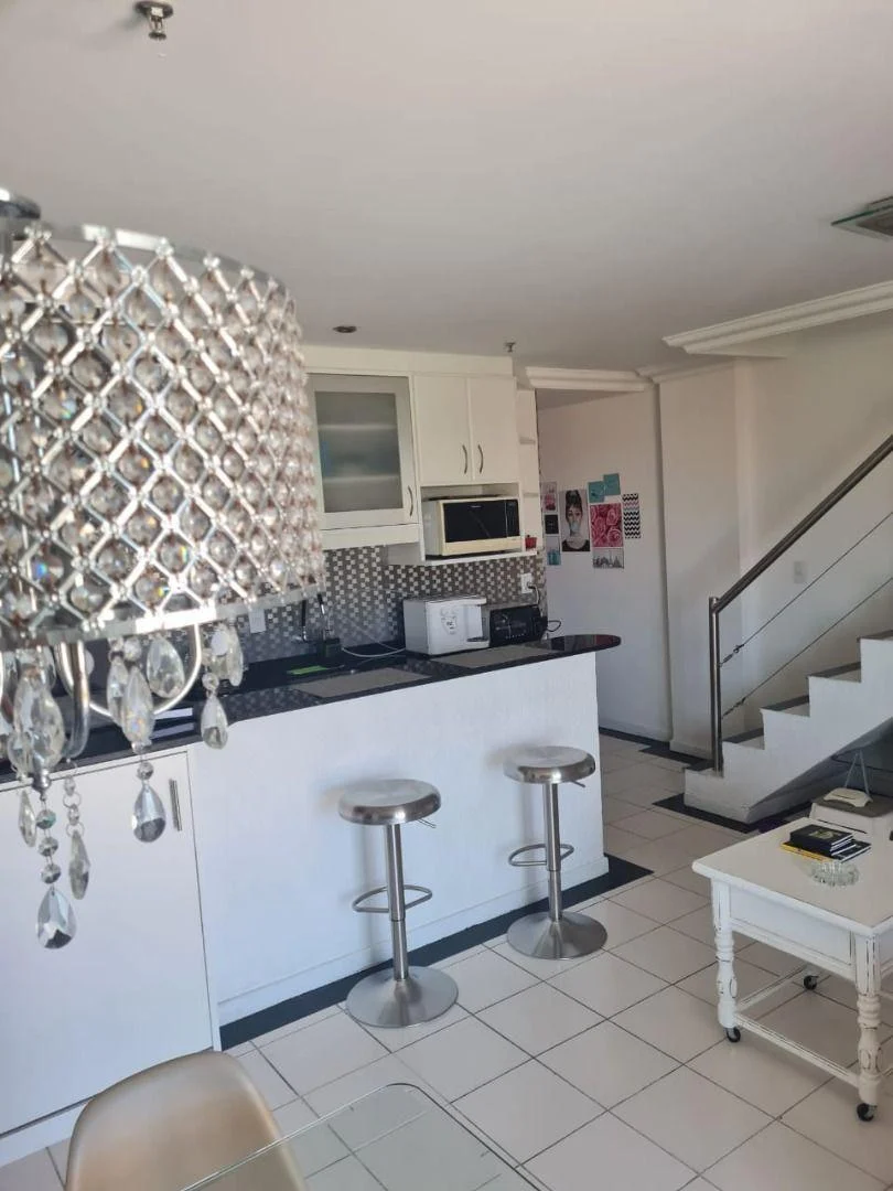 Imagem Cobertura com 2 Quartos à Venda, 140 m²em Camboinhas - Niterói