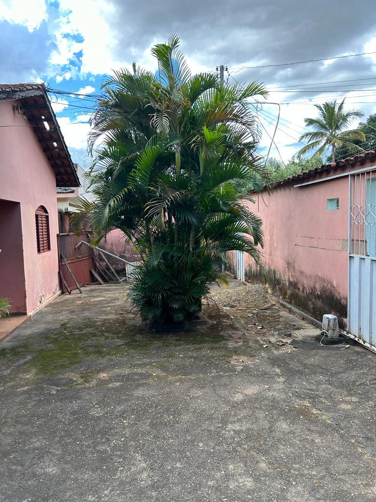 Imagem Casa com 3 Quartos à Venda, 211 m²em Jardim América - Goiânia