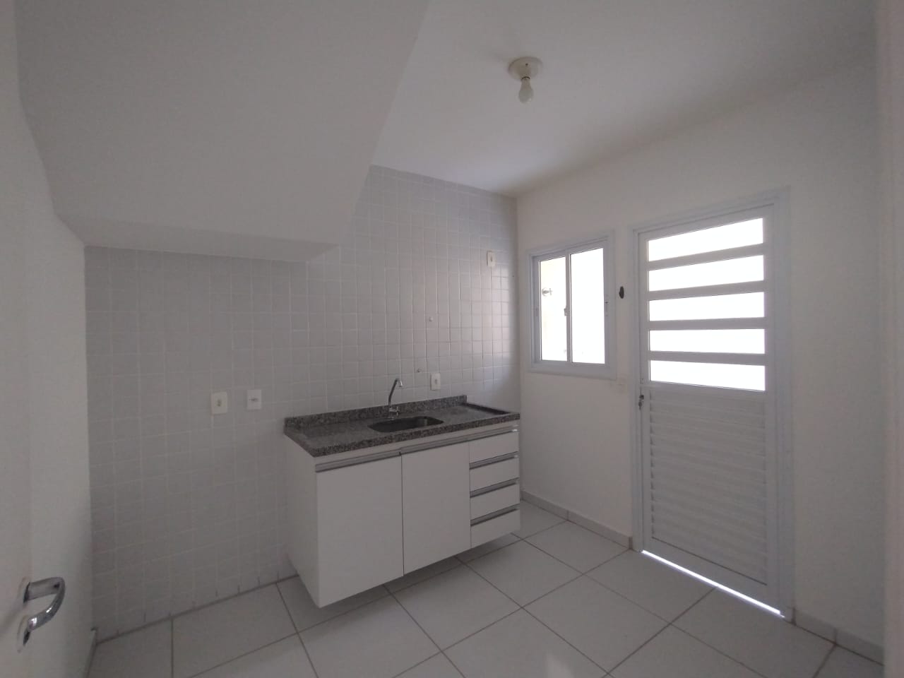 Imagem Casa de Condomínio com 3 Quartos para Alugar, 105 m²em Paisagem Renoir - Cotia