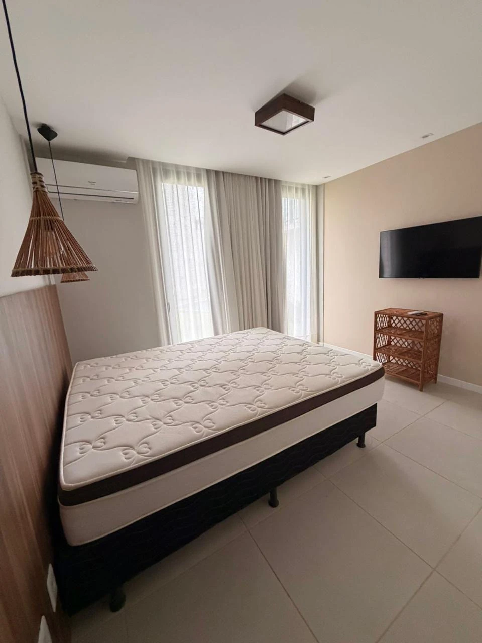 Imagem Casa de Condomínio com 3 Quartos para Alugar, 100 metros em Itacimirim (Monte Gordo) - Camaçari