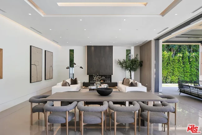 Foto do imóvel: Casa de Condomínio com 7 Quartos à Venda, 982 m²em Alphaville Residencial Um - Barueri