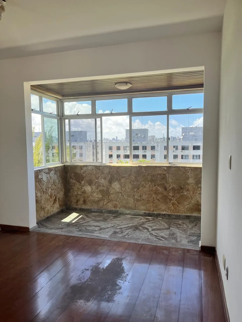Imagem Apartamento com 2 Quartos à Venda, 100 metros em Rio Vermelho - Salvador