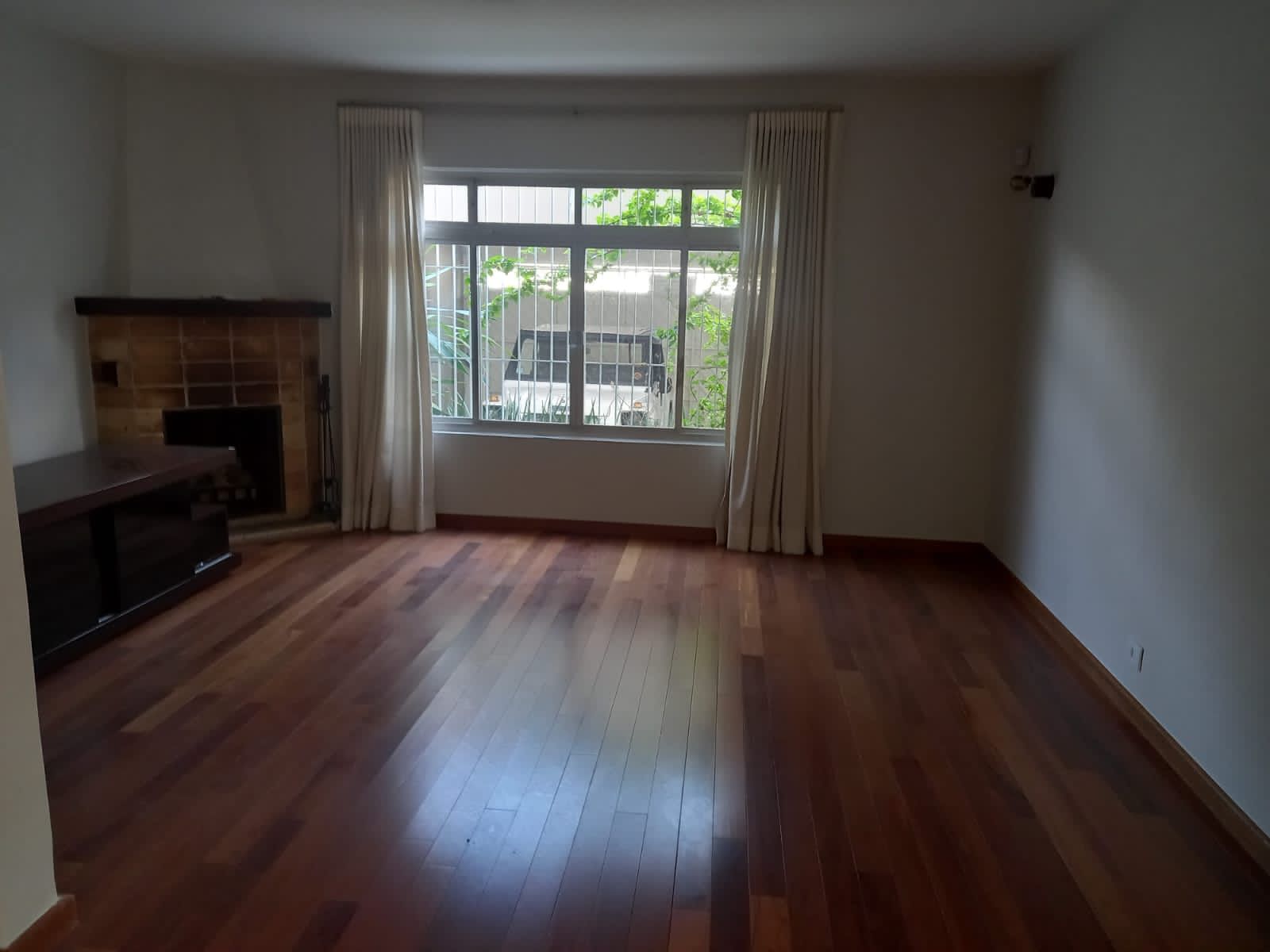 Imagem Sobrado com 3 Quartos à Venda, 181 m²em Jardim Prudência - São Paulo