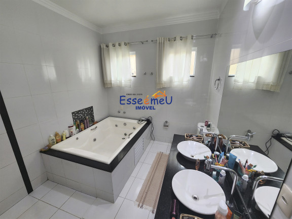 Imagem Casa de Condomínio com 5 Quartos à Venda, 354 m² em Jardins Madri - Goiânia