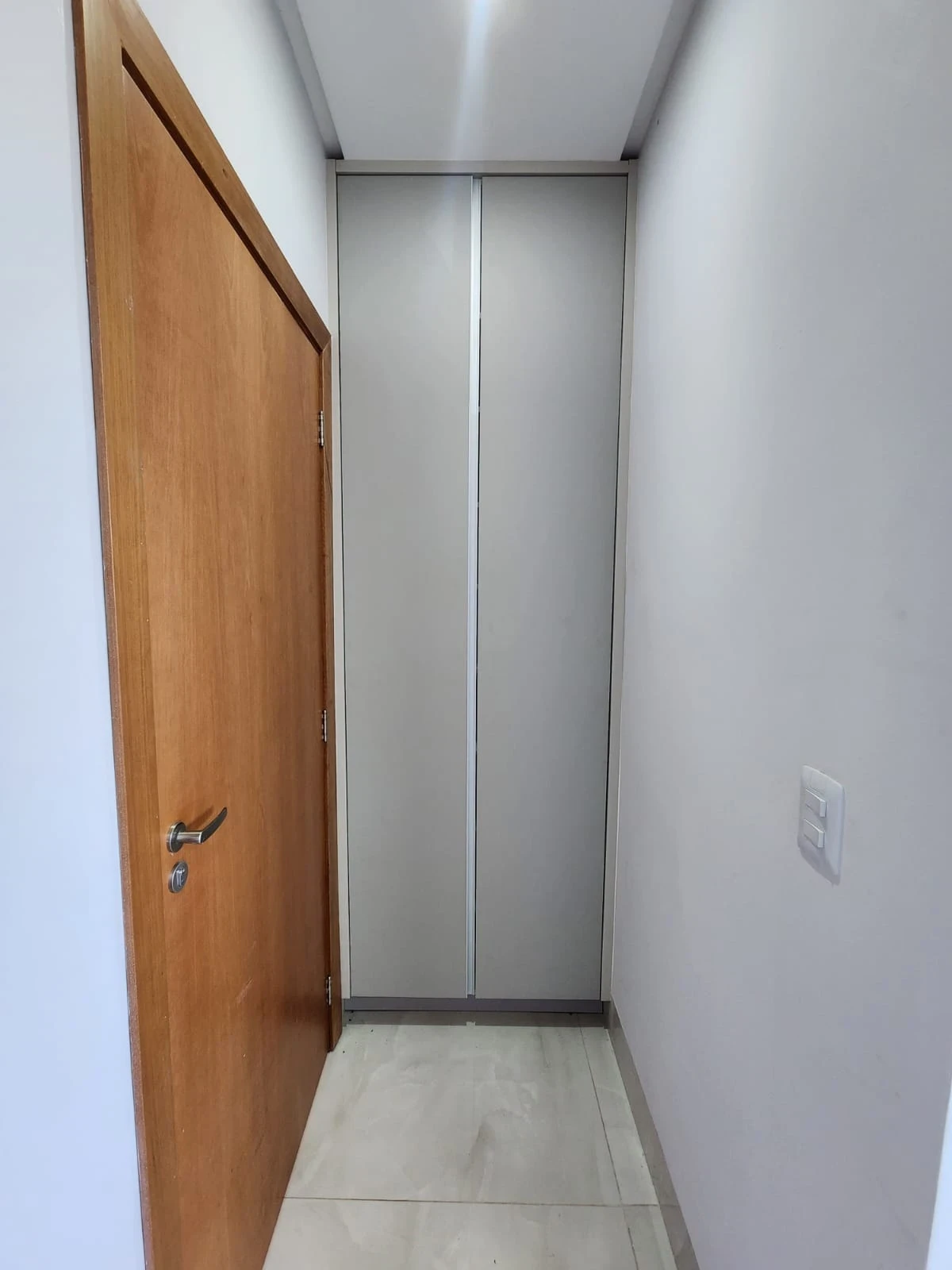 Imagem Casa de Condomínio com 4 Quartos à Venda, 220 m² em Residencial Goiânia Golfe Clube - Goiânia