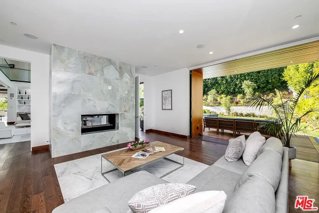 Foto do imóvel: Casa de Condomínio com 5 Quartos à Venda, 796 m²em Alphaville Residencial Um - Barueri