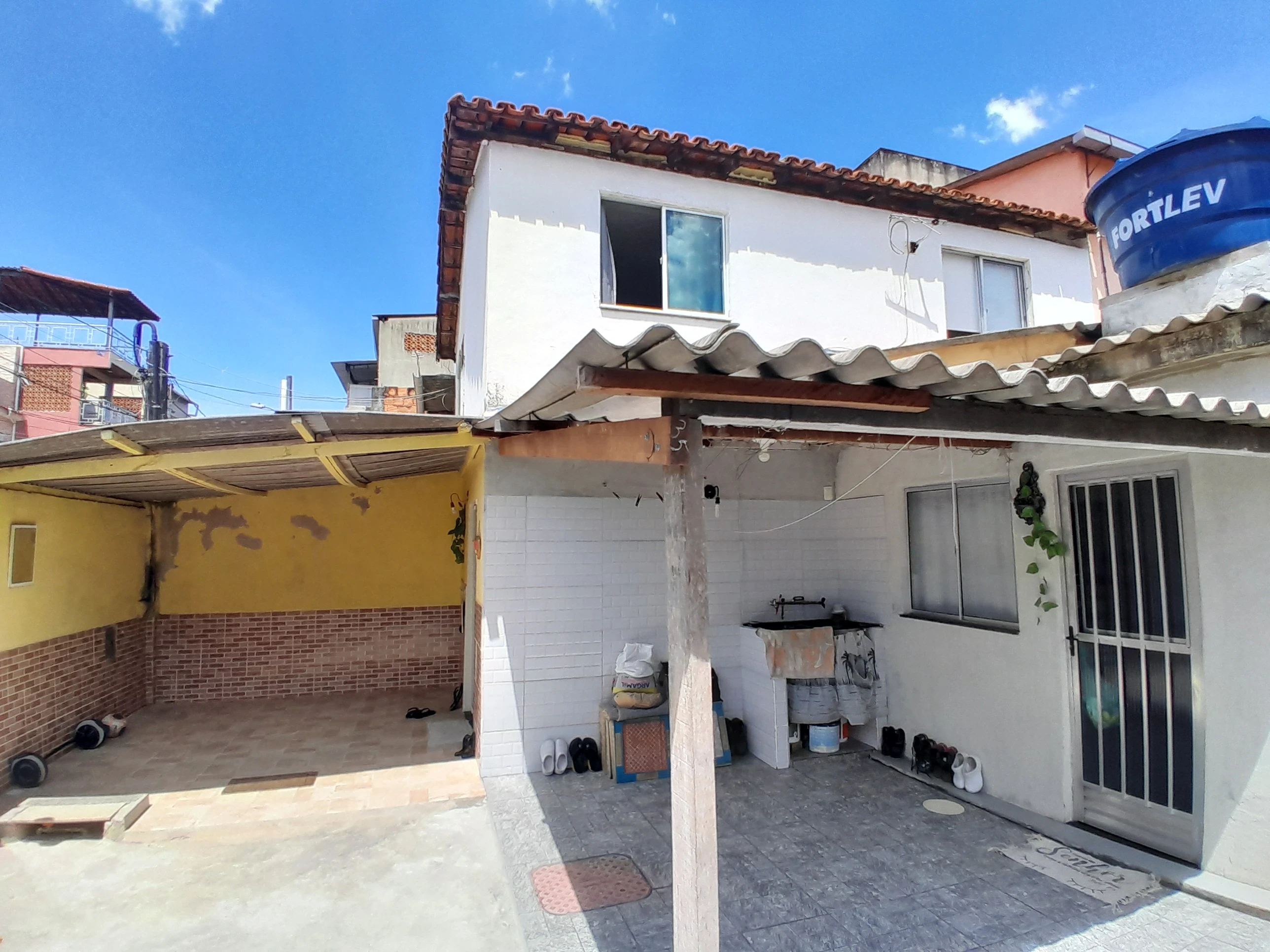 Imagem Casa com 2 Quartos à Venda, 84 m² em Bangu - Rio de Janeiro