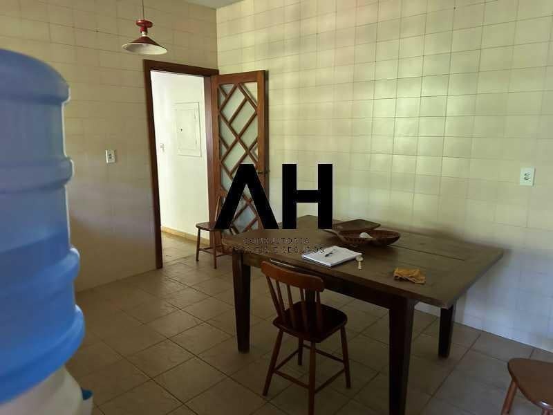 Imagem Casa com 4 Quartos à Venda, em Muriqui - Niterói