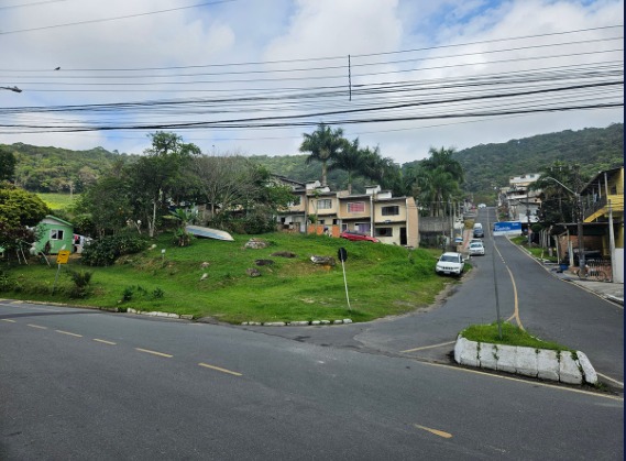 Terreno à Venda, 420 m² em Nações - Balneário Camboriú