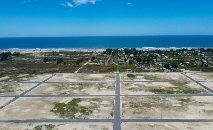 Foto do imóvel: Terreno à Venda, 360 m² em Arroio das Baleias - Balneário Arroio do Silva