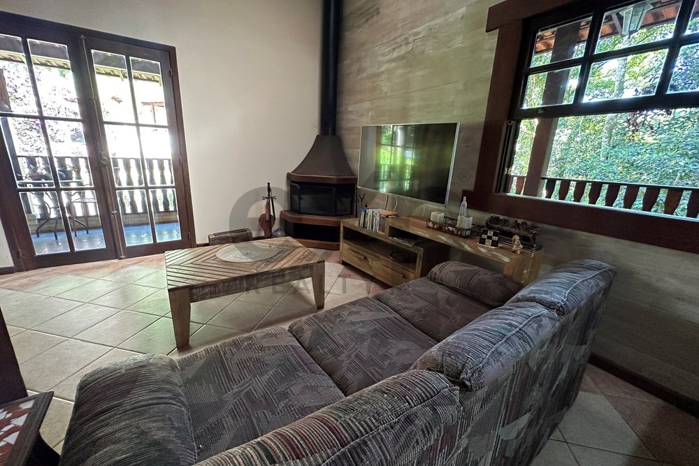 Imagem Casa de Condomínio com 5 Quartos à Venda, 502 m² em Corrêas - Petrópolis