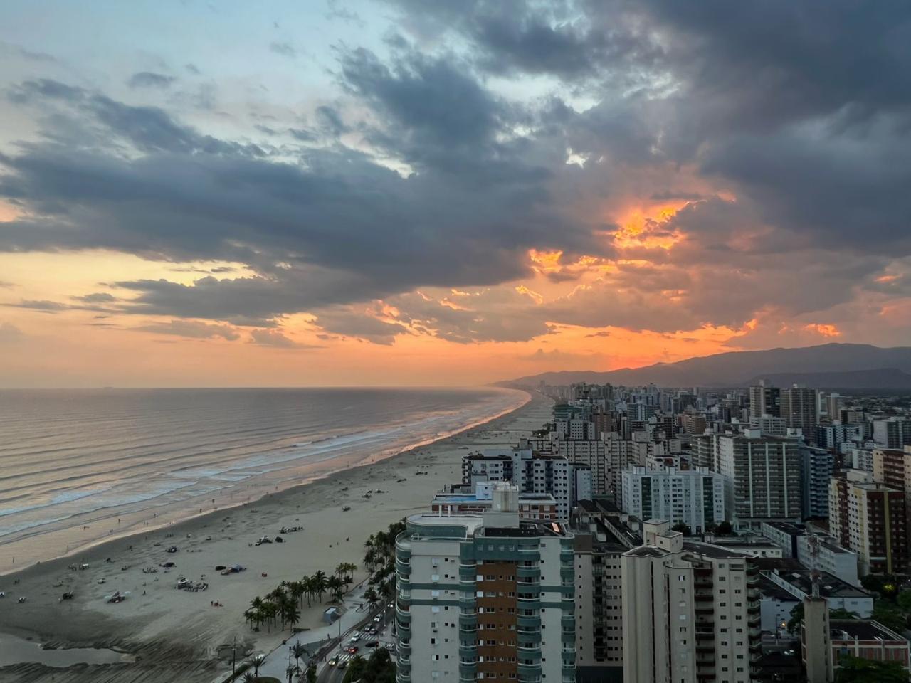 Foto do imóvel: Apartamento com 4 Quartos à Venda, 232 m² em Guilhermina - Praia Grande