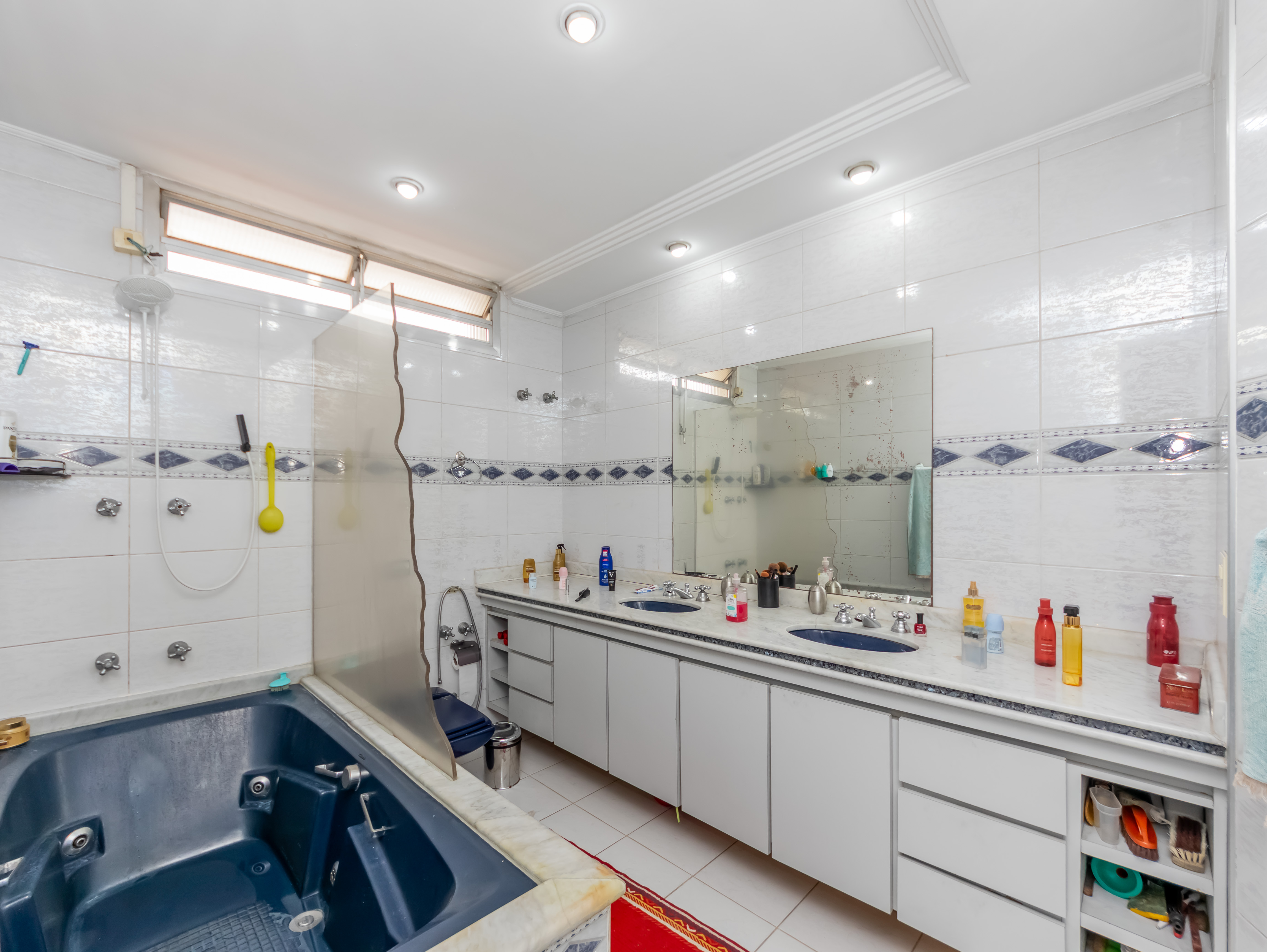 Foto do imóvel: Sobrado com 3 Quartos à Venda, 300 m² em Vila Lúcia Elvira - São Paulo